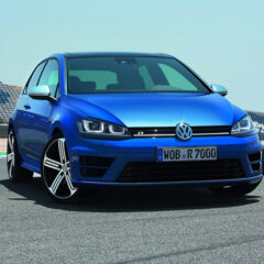 Nuova Volkswagen Golf R: sportiva da 300 CV